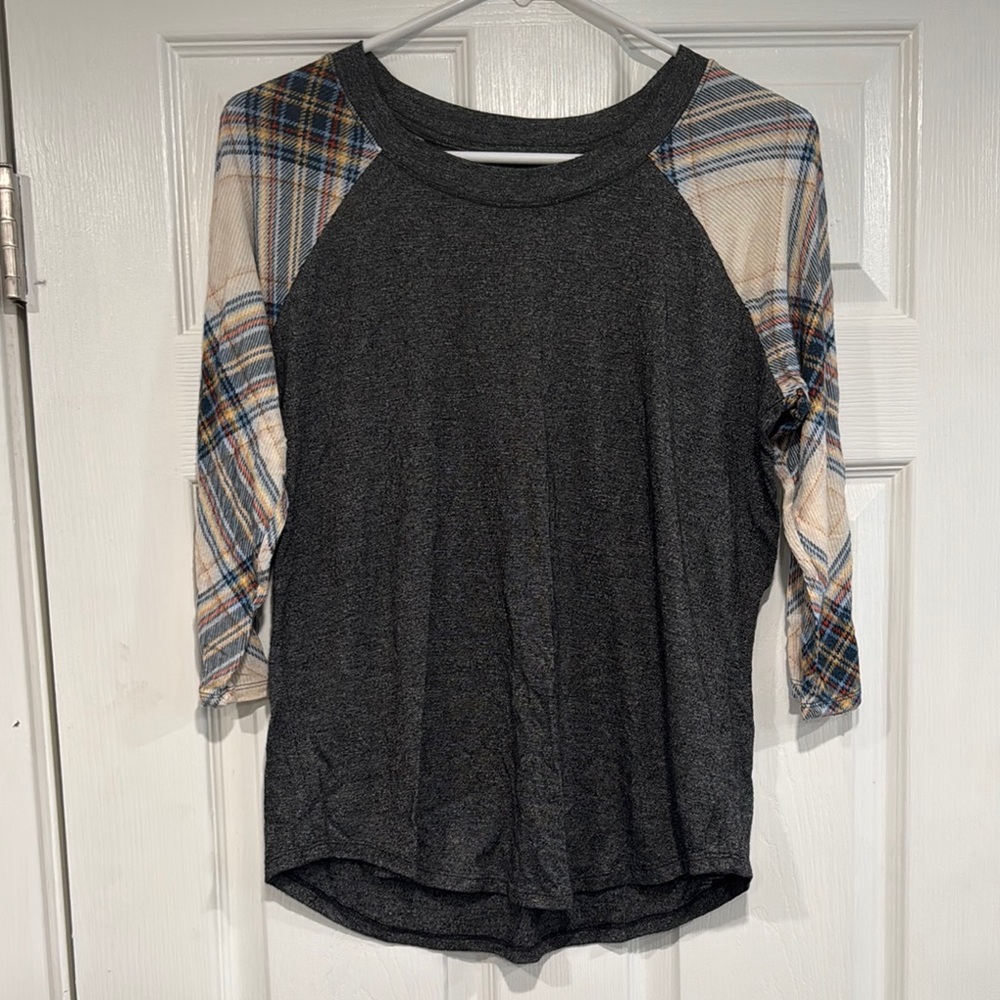 Maurice’s Women’s Gray Raglan 3/4 Sleeve T-Shirt Size Medium